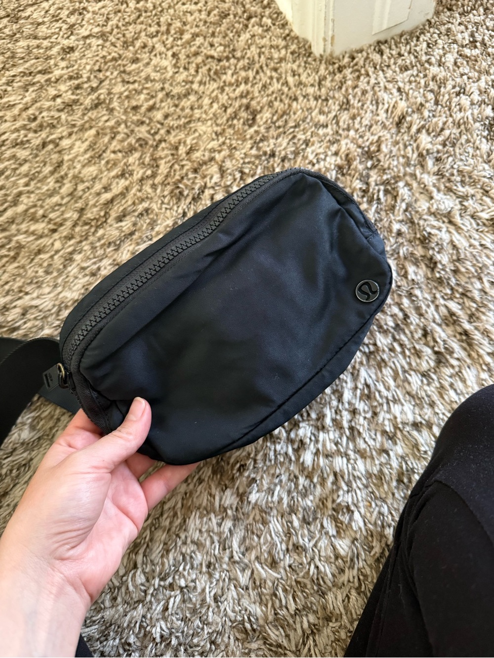 lululemon athletica Black Waist Pouch - Streamlined Carry